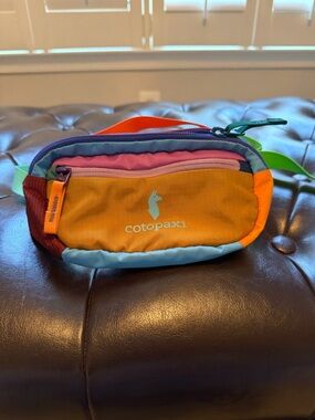 Cotopaxi Del Día Small Multicolor Fanny Pack - Orange & Pink Accents